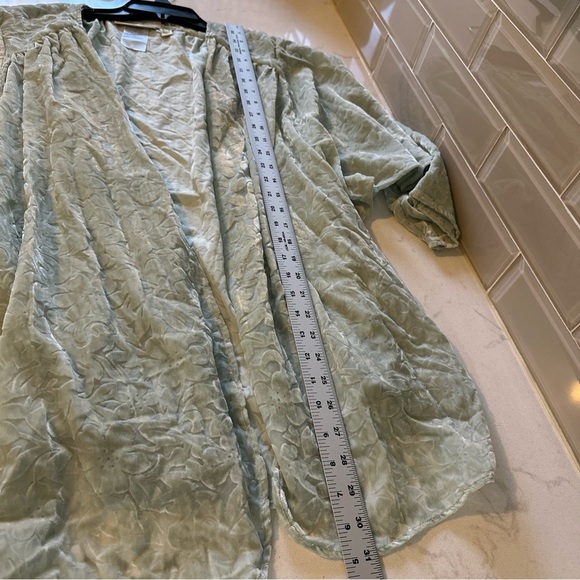NWOT The Muses Lounge Cardigan Size Small Sage Green Velvet Burnout Long Sleeve - Picture 7 of 10